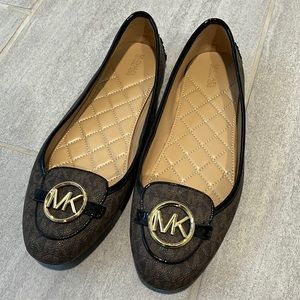 Micheal Kors Lillie Logo Moccasin size 10M